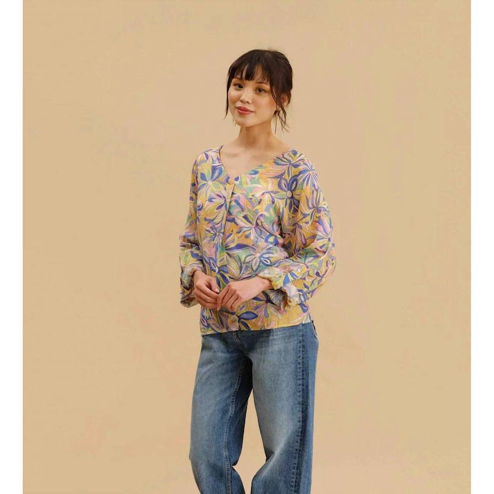 NEW FUNSPORT v-neck dolman sleeve top in yellow floral